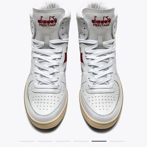 Diadora women never worn